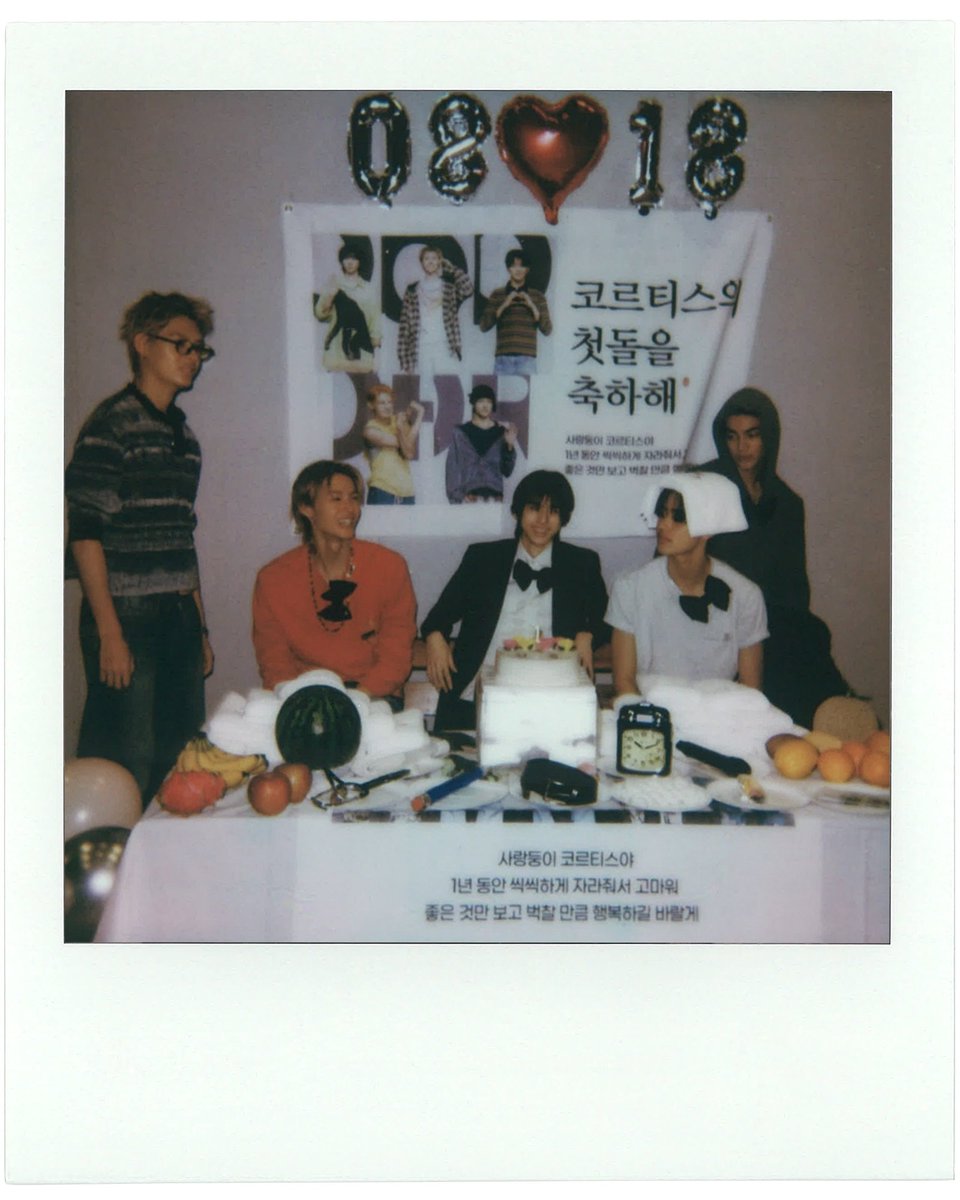 zhaoyufancokr's tweet photo. 1 year old 🤍

#코르티스코어_일주년을_축하해
#FirstYearOutsideTheLines
#CORTIS #코르티스 https://t.co/AgTzigC9Ux