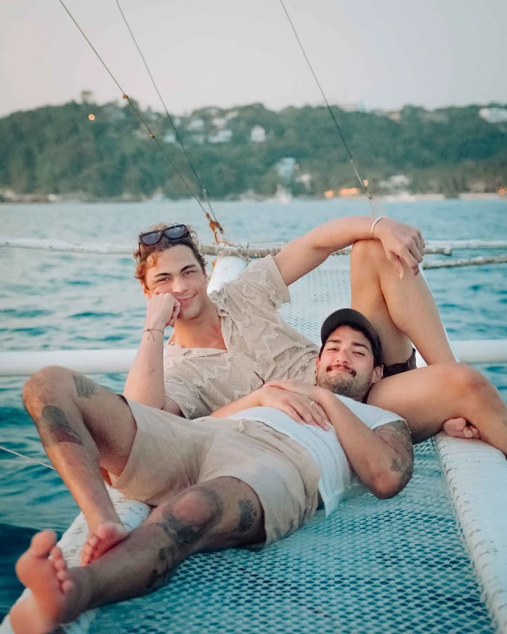 footballpgFoo's tweet photo. Love brought us together https://t.co/moMazGmiWK