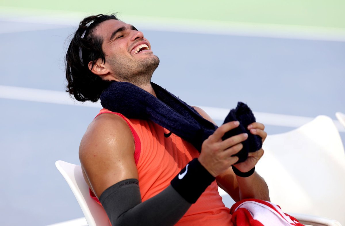 carlosalcarazbr's tweet photo. É bom vê-lo sorrindo ! Carlos Alcaraz no treino de hoje.

(via Getty) https://t.co/IZRNY3nSoX