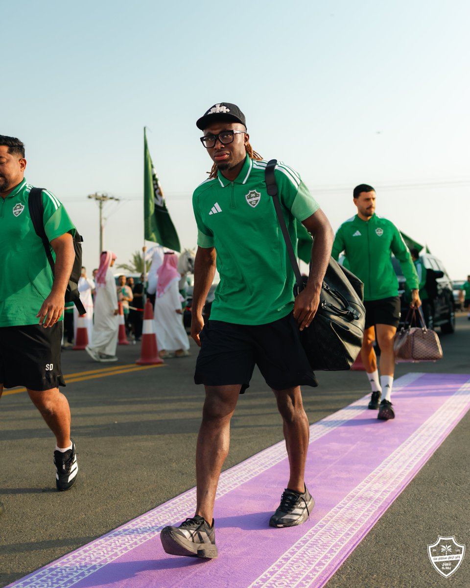 ALAHLI_FC's tweet photo. 📍 هُنا حوطة بني تميم 💚

#الأهلي_الأنوار | #أغلى_الكؤوس https://t.co/WssO8vCoY4