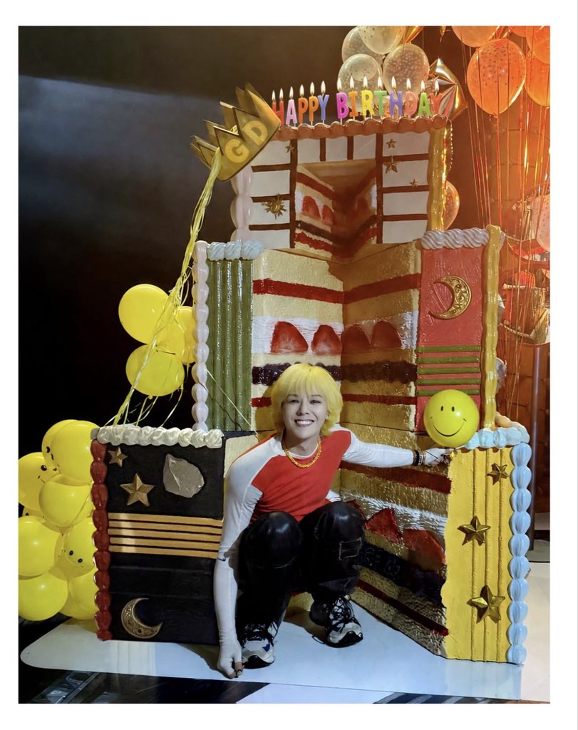 kwoncircles's tweet photo. gdragON - gdragOFF

#HAPPYGDAY2026
#0818KWONJIYONG
#GDRAGON #권지용 https://t.co/xn0RMgvBTu