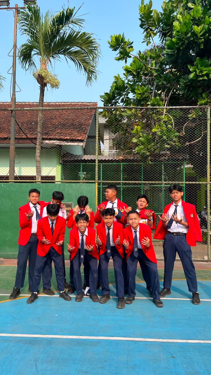 bagassdit's tweet photo. last upacara kemerdekaan as osis smp. 🥺 Definitely would miss this vibes, terimatengkyu buat 2 periode nya Osis🫡 https://t.co/PrblNRNxOs