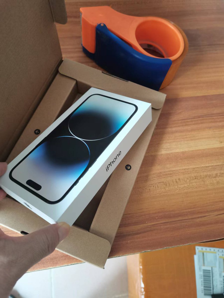 HerzogTess17760's tweet photo. Just unboxed my latest tech haul—so stoked to dive into this new gadget, can’t wait to test it out!  #Unboxing #TechNews， https://t.co/naBdylArTJ