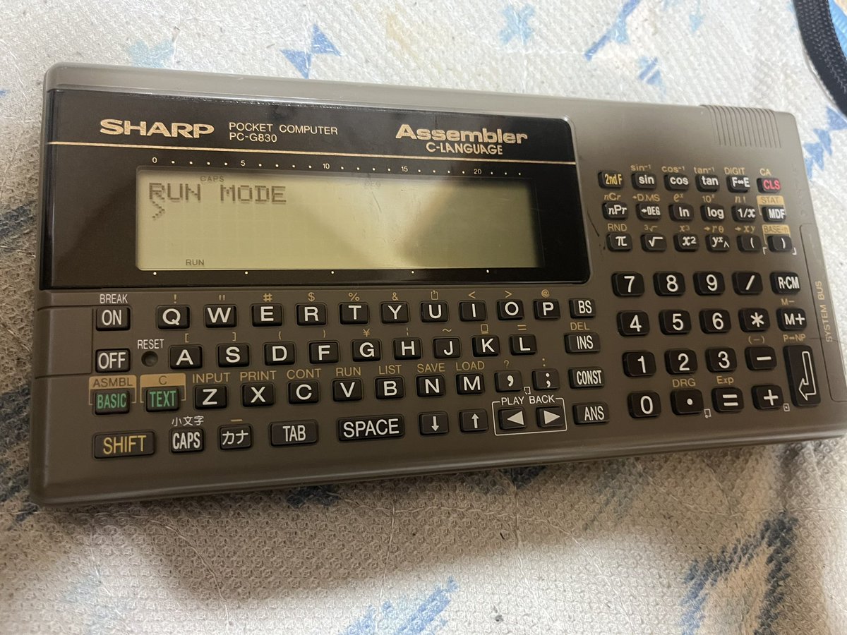 JN1UHT's tweet photo. シャープのポケコンPC-G830をジャンク扱いで600円で仕入れました。
電池を入れたら動いたので驚きました。
暇つぶしに遊んでみます。 https://t.co/FZjzR2fwOK