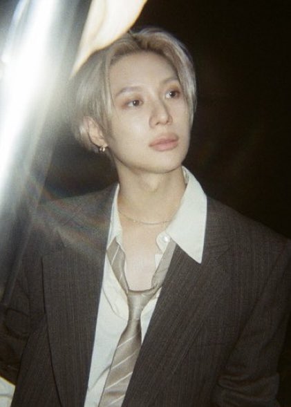 PopBase's tweet photo. TAEMIN of SHINee unveils the tracklist to his upcoming album ‘PHASE 1 : SOFT Violence’:

#1. FLOAT
#2. Gooey
#3. Let Me Be The One
#4. PERMISSION
#5. Sober
#6. 1004
#7. Easy Loving You
#8. SKIN
#9. PARASITE
#10. Frankenstein
#11. This Is The End https://t.co/r1ulgnKK4T