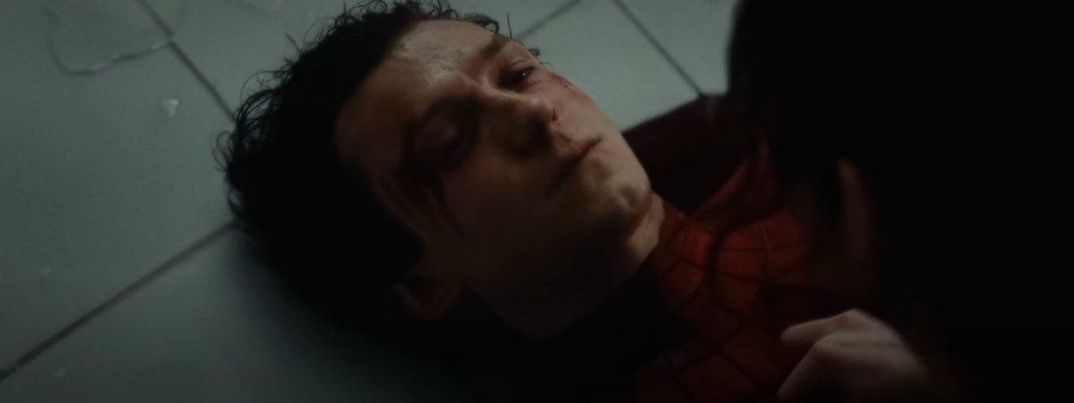 e_fosa08's tweet photo. Peter dying in Jean’s arms while telling her “everything is gonna be okay” hit so much harder when you realize it mirrors Aunt May’s final moments with Peter in No Way Home.

Peter really became May in that moment. 😭 https://t.co/Z7LLO1comB