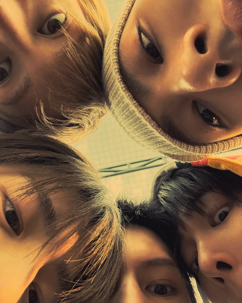 mincho_sunEN's tweet photo. 1주년 정말 축하해~!! https://t.co/AB1Wpw928C