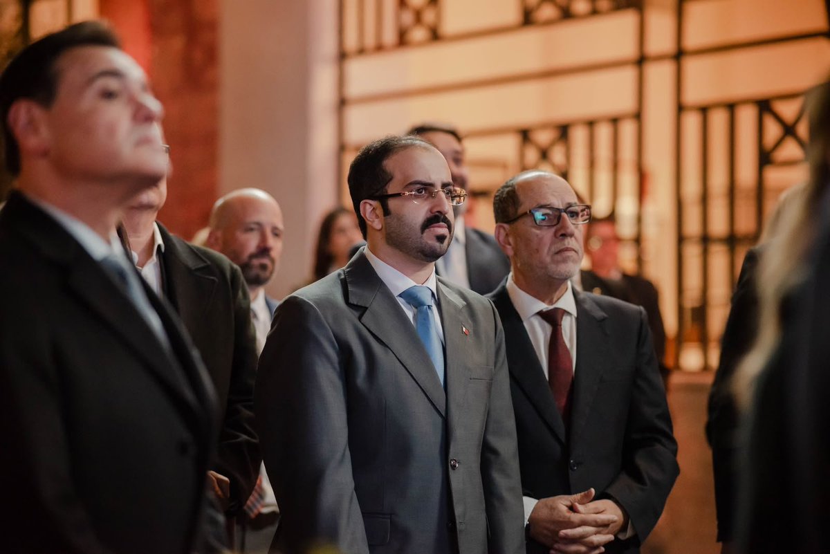 QatarEmbassy_PY's tweet photo. El Sr Mohammed Meshan Al Shamari, Encargado de Negocios a.i. de la Embajada del Estado de Qatar, tuvo un encuentro con Su Excelencia Santiago Peña, Presidente de la Republica del Paraguay. en la recepción organizada por la OPD de la Nación, en ocasión del Foro Asunción 500 años. https://t.co/kqPHRRlWrj