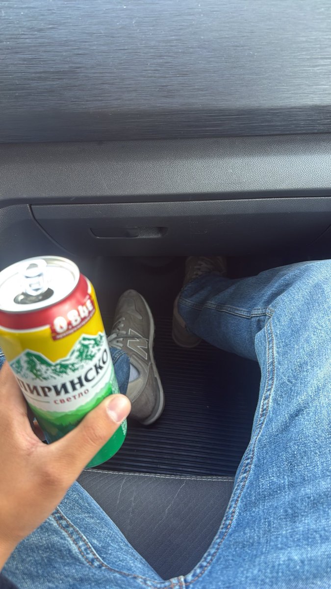 ligisturken's tweet photo. Bulgarisk långhylsa en måndag som denna, hejja klobben! https://t.co/b0sOwbl40m