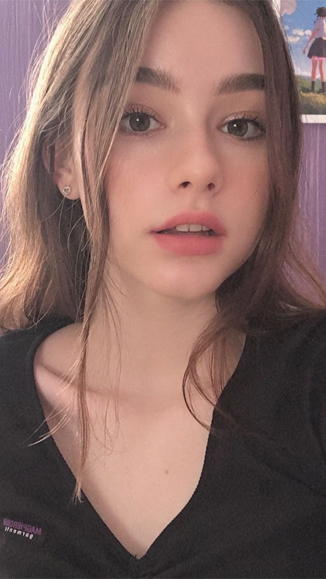 RetaSakai5u's tweet photo. My throat went sore from trying to yell in my mothers face that I was planning on taking my own life but she ignored me, that’s what sh https://t.co/2BNAqvArv2