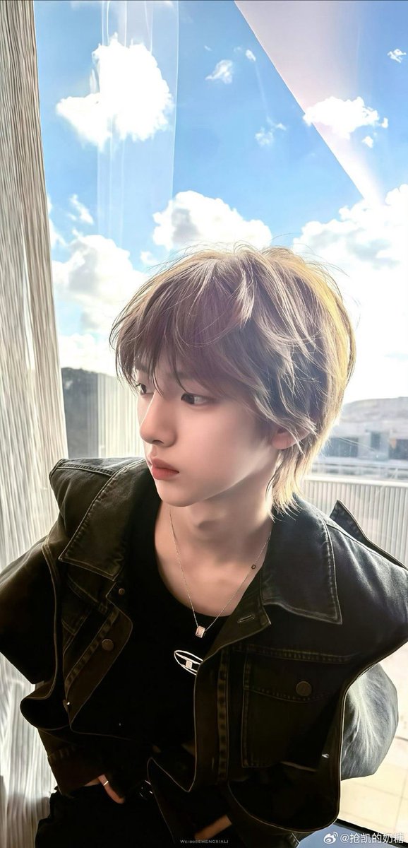 Ninimkb1's tweet photo. @JUHOONGLOBAL JJUST THE BEGINNING follows one year of chasing his dream. JJUNIQUE charm fills every clip within our warm JUHOONIVERSE.
 
FIRST TO FOREVER WITH JUHOON
 
#JUHOONOneYearToBeyond
#주훈과_함께한_첫해
#JUHOON #주훈 https://t.co/sIntHva2Uo