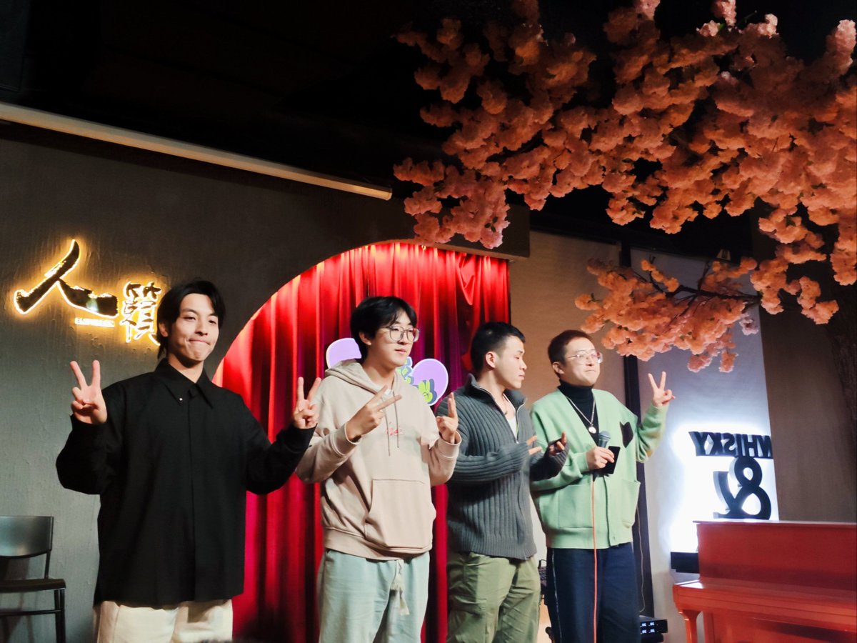 RM5NRcl41LVPdn0's tweet photo. Just wrapped my day 1 of shooting the new variety show! The studio vibes are chef’s kiss and I already laughed till my sides hurt. Can’t wait for you guys to see it! https://t.co/mtvfRVwZLb