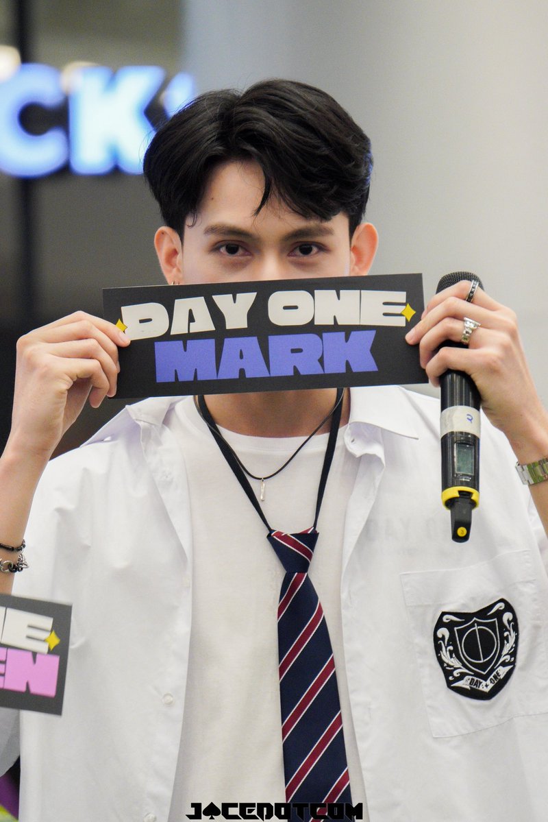 jacedotcom0303's tweet photo. 260815 | DAYONE STARTS AT SM TELABASTAGAN

🐺 MARK 🐺

#DAYONEFindTheirStories 
#DAYONEOfficial @DAYONEOfficial_
 #DAYONE_MARK @_markinprogress https://t.co/Lw2zTA0Ze4