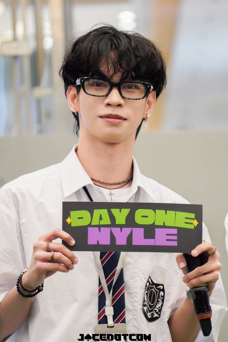 jacedotcom0303's tweet photo. 260815 | DAYONE STARTS AT SM TELABASTAGAN

🐹 NYLE 🐹

#DAYONEFindTheirStories 
#DAYONEOfficial @DAYONEOfficial_
 #DAYONE_NYLE https://t.co/6ozft2tVXZ