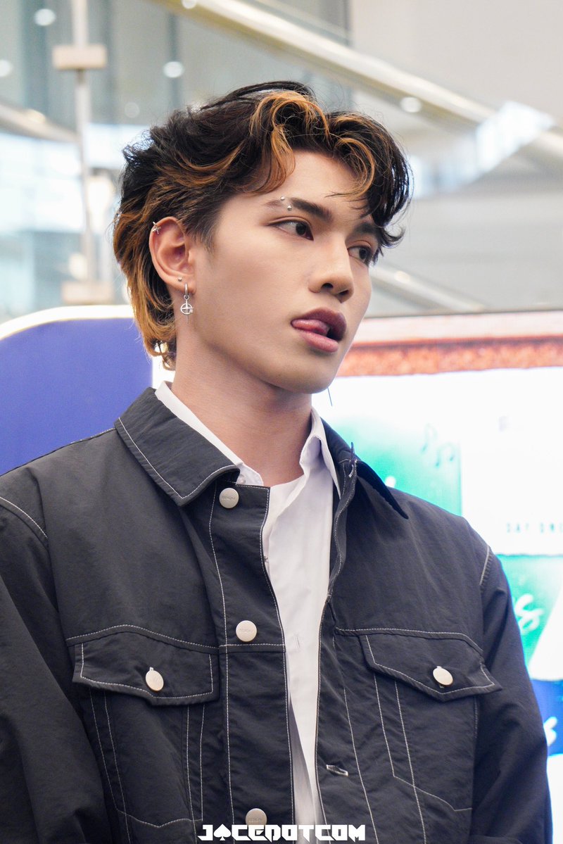 jacedotcom0303's tweet photo. 260815 | DAYONE STARTS AT SM TELABASTAGAN

🐈‍⬛ JACE 🐈‍⬛

#DAYONEFindTheirStories 
#DAYONEOfficial @DAYONEOfficial_
 #DAYONE_JACE @jaceofspadessss https://t.co/9AvGf7YzNE