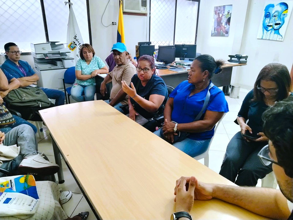 Salud_Guayas's tweet photo. Escuchar y trabajar junto a la ciudadanía es nuestra prioridad. @Salud_Ec mantuvo un encuentro con representantes de los Comités Locales del sur de #Guayaquil para planificar intervenciones en territorio. https://t.co/RcyBYqxYfg