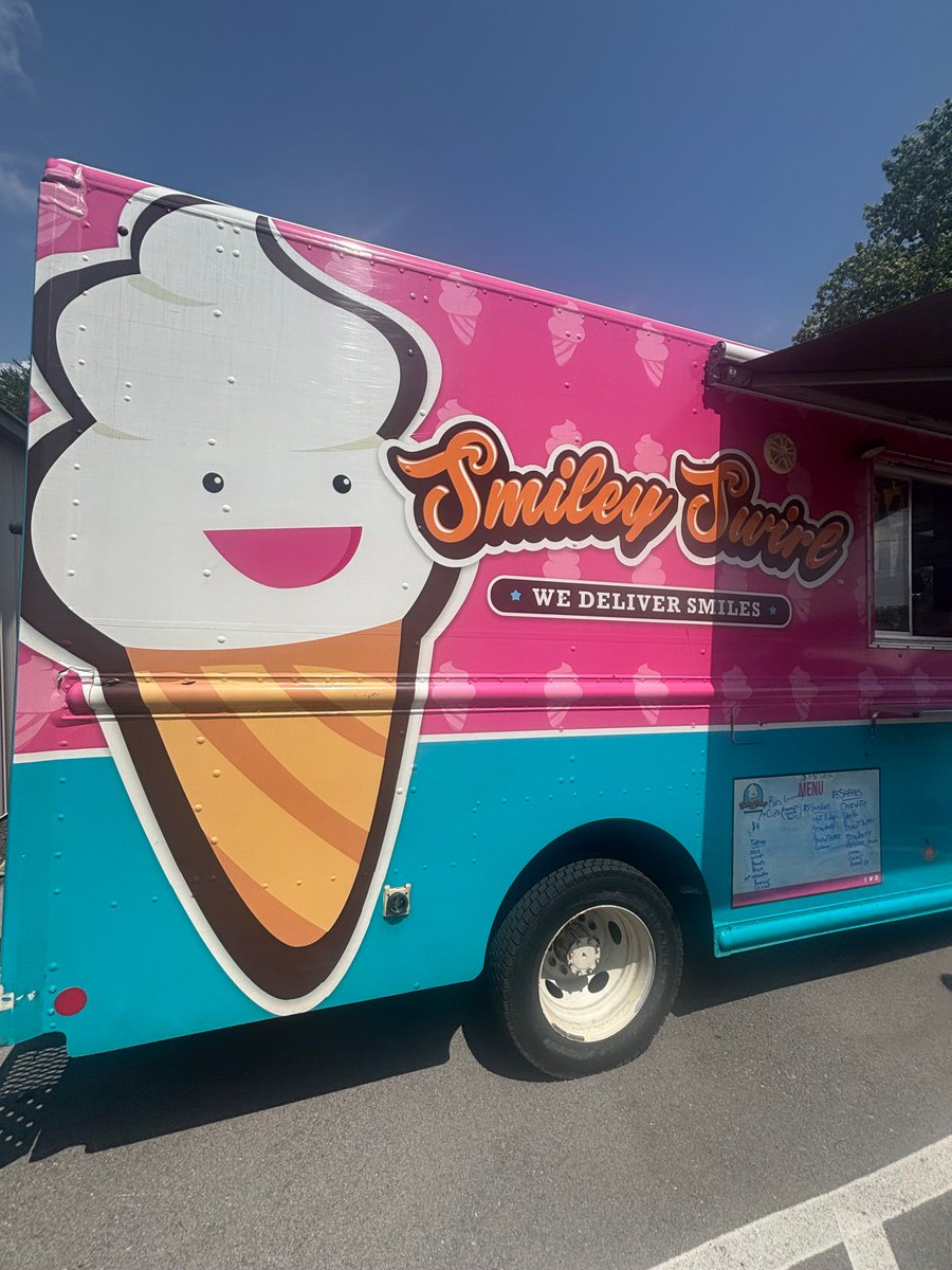 SSIOakRidge's tweet photo. A sweet break from the summer heat! 🍦☀️

Today, the Smiley Swirl ice cream truck stopped by, and our employees lined up for a well-deserved treat. Thank you, Smiley Swirl, for delivering smiles!

#EmployeeAppreciation #SummerFun https://t.co/oYskO4GoeM