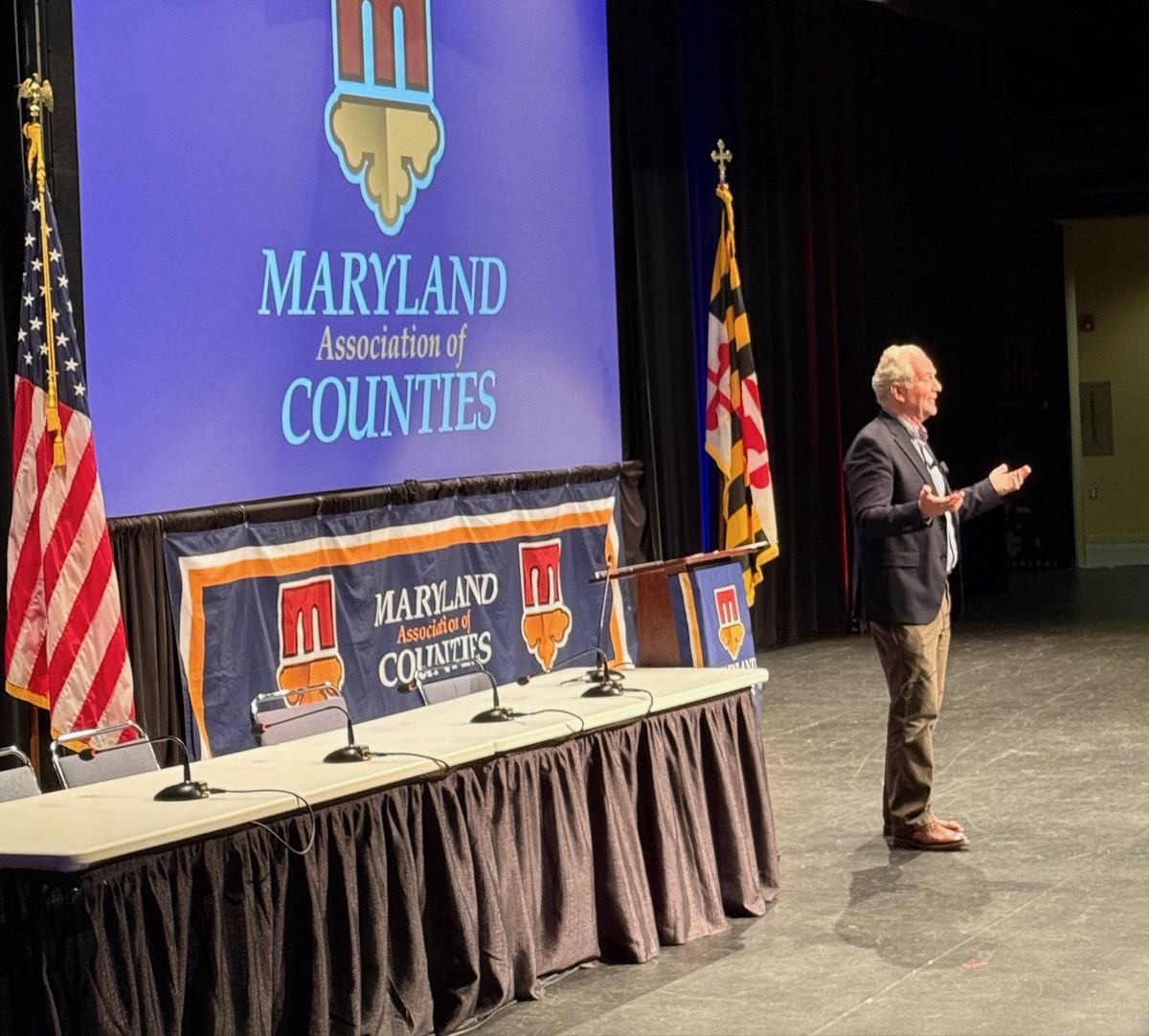 MDCounties's tweet photo. .@ChrisVanHollen Connects With #Counties at #MACoCon #MDpolitics #localgov @KKinnally_MACo https://t.co/ANsrtRDVSw https://t.co/wKrPpOtq39