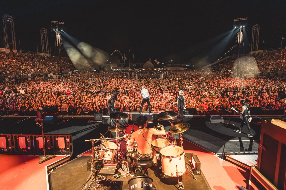 gunsnroses's tweet photo. Hershey, sweet Hershey. Thank you for the best memories. Until next time! https://t.co/Ox96esQdQQ