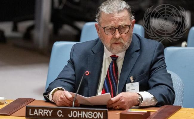 Megatron_ron's tweet photo. 🇺🇸🇮🇷 Time serves Iran, not America.. A shortage of weapons, ammunition, and supply chains, along with crises facing the US Navy and Army, may make the continuation of the confrontation more costly for Washington - Larry Johnson, former analyst at the US Central Intelligence Agency