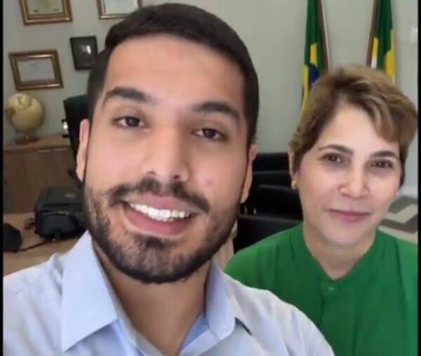 ElmanoDoPovo's tweet photo. Em 2024 o André Caneco queria por a Capitã Cloroquina para cuidar da saúde de Fortaleza. Esse é o tipo de gente que a Extrema-direita dar poder https://t.co/KOTUPNhaRg