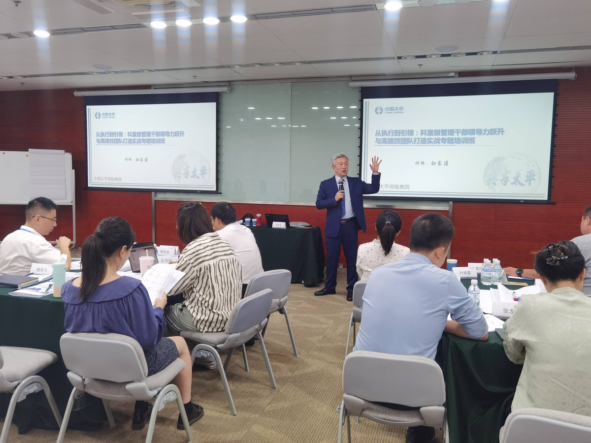 ben_phet's tweet photo. Just wrapped a fantastic workshop on digital marketing strategy—learned actionable tools to boost brand engagement u0026 connected with awesome industry peers!  #MarketingTraining https://t.co/KnkvKwxY56
