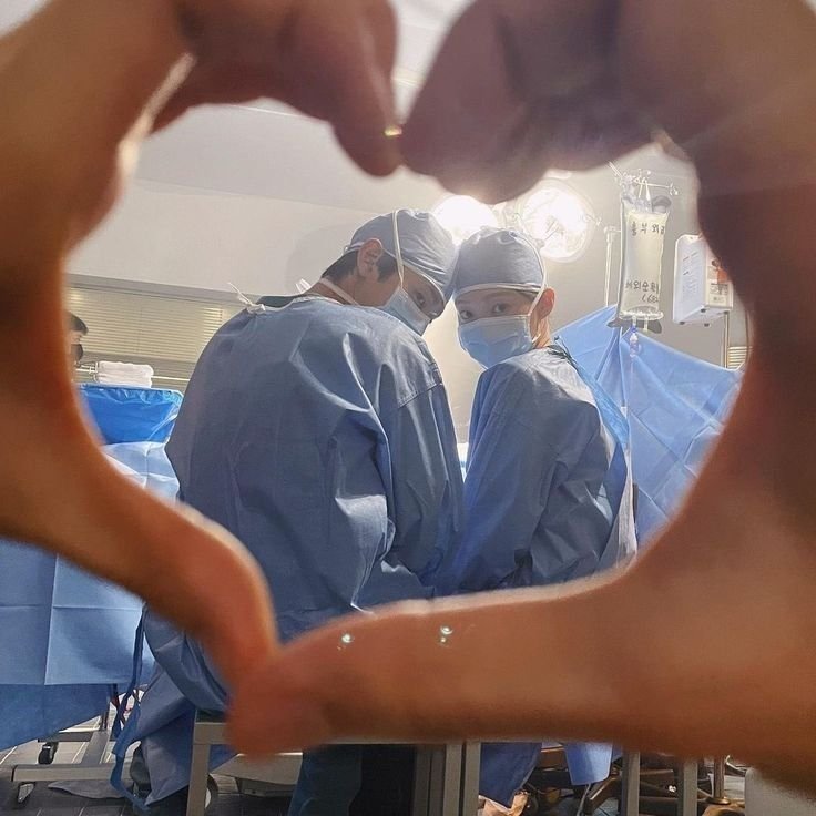 Chidi_Davi0's tweet photo. Doctors -Nurses relationship...
I dey crush on one gal nw ..lol 🤣🤣🤣🤣🤣 

#MedicalStudents #virałpost #love https://t.co/NzMc0s70fP