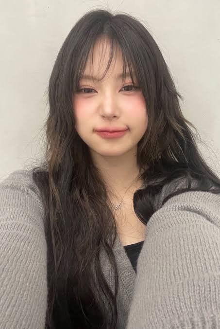 ResceneGlazing's tweet photo. #RESCENE’s "LOVE ATTACK" has spent 34 consecutive days at #1 on MelOn Daily Chart.

In exactly 12 days, they will surpass Brave Girls-Rollin' to become the 10th place record holder for most days at #1 in MelOn history!

#LOVE_ATTACK @RESCENEofficial https://t.co/cwsZ5jsaSS