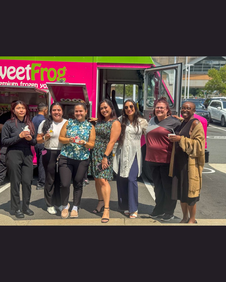 tysonscornermb's tweet photo. A refreshing break on a hot summer day. Our Mercedes-Benz of Tysons Corner team enjoyed a Sweet Frog treat and some well-deserved time together. #MercedesBenzOfTysonsCorner #EmployeeAppreciation #TeamMercedesBenz #SweetFrog #SummerTreats #MercedesBenz https://t.co/LYDQVGqvrb