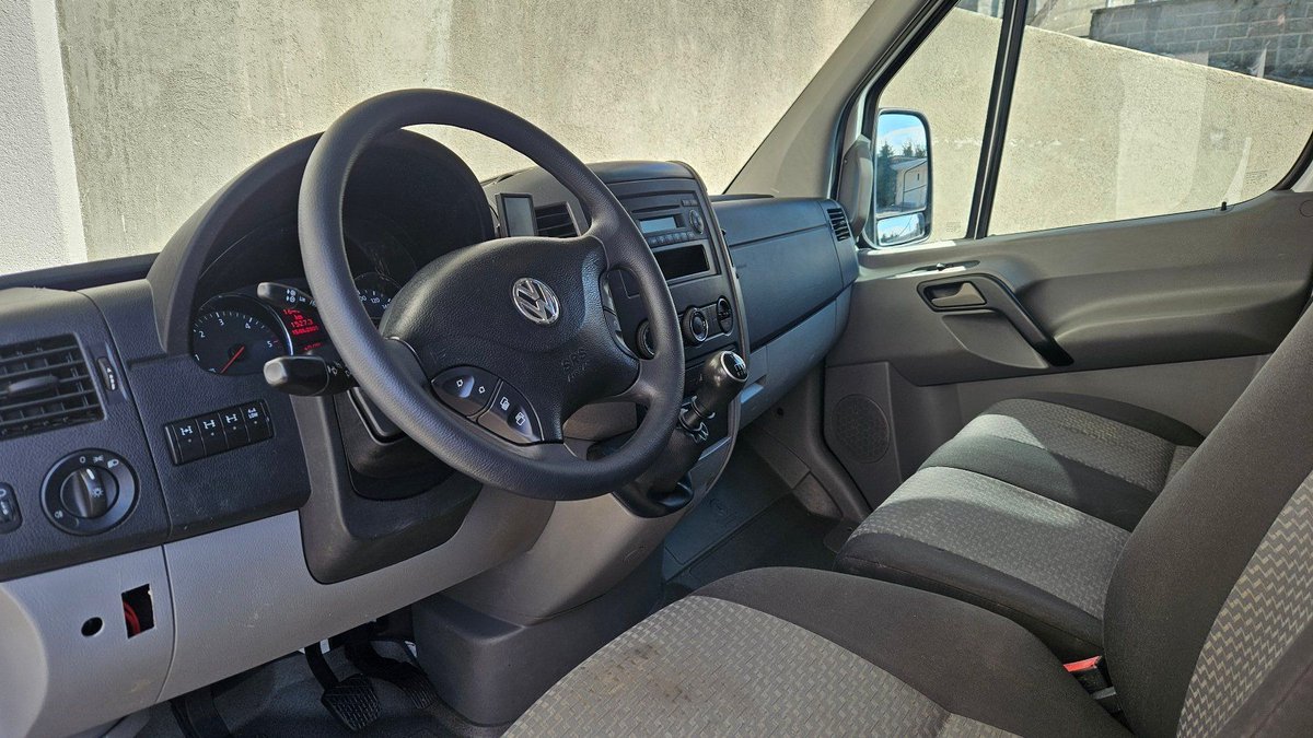 MKtviters's tweet photo. @agris_krusts @RoljaPrima 4x4 Crafter ar slēdzamiem tiltiem un pazeminātajiem grib ar tevi aprunāties. https://t.co/9f5AvVPhYa
