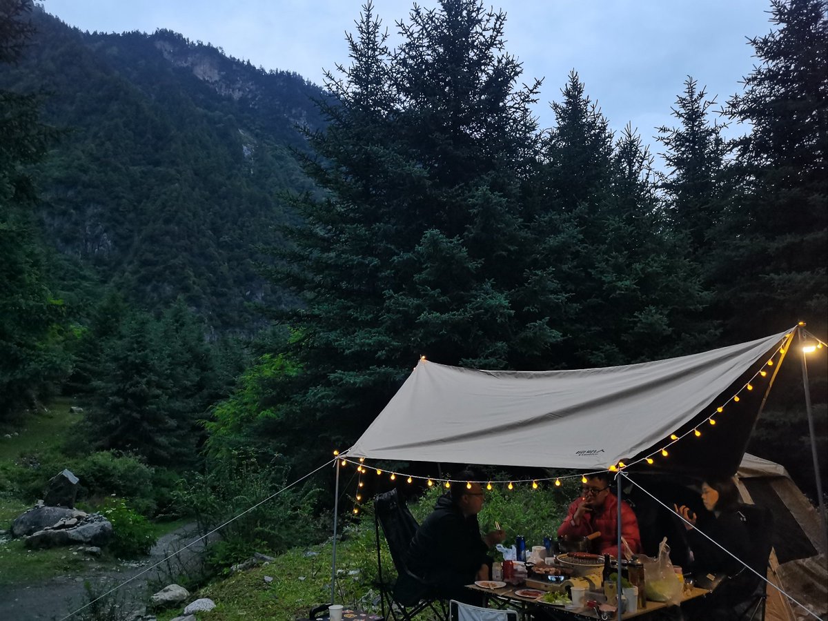 YolandaSolayman's tweet photo. Woke up to mountain air + crispy marshmallows = the perfect solo camping escape https://t.co/xbyahSKVUF