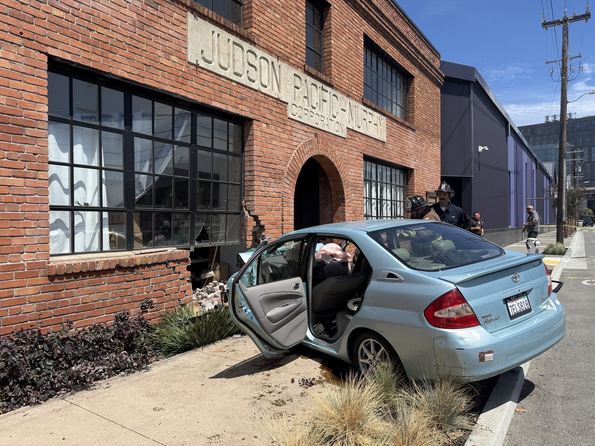 SFFDPIO's tweet photo. Collision - San Francisco Fire Department units responded to the corner of Texas and 17th St. for a vehicle into a building. 

One person was injured was extricated, treated, and transported to a local trauma center. The scene is under investigation by Sfpd. 

Please avoid the area of 17th and Texas.