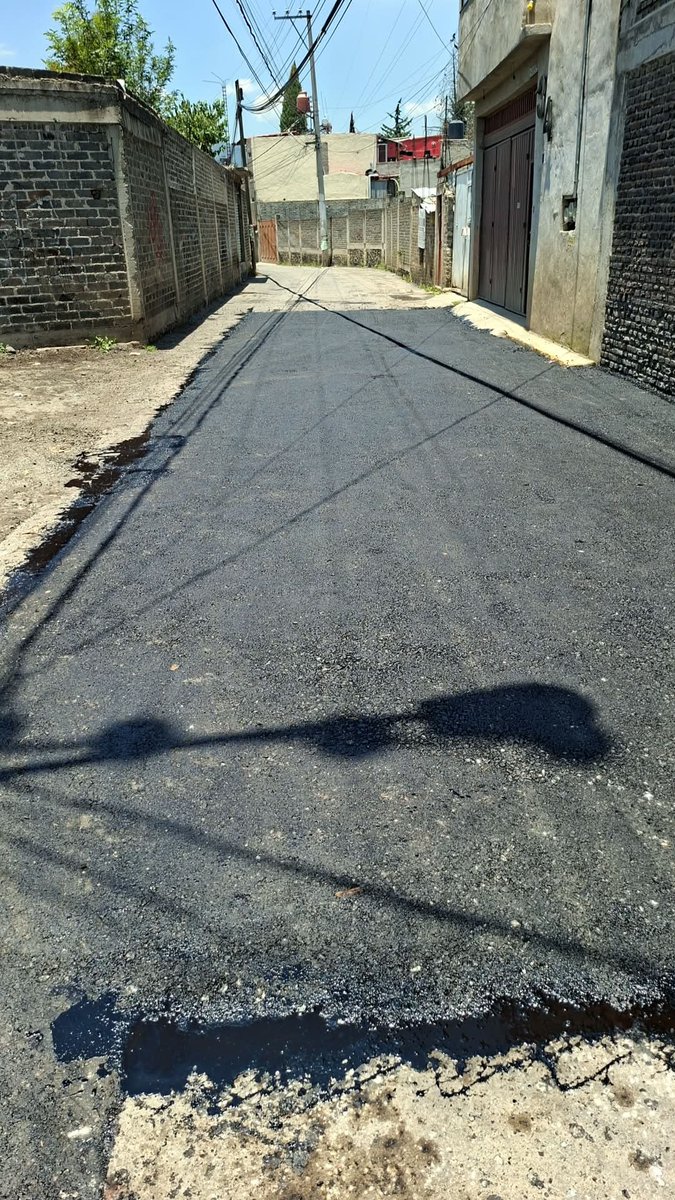 hurican28's tweet photo. @TlalpanAl @CESACT @SEGIAGUA @CCSEGIAGUA @locatel_mx Se agradece la pronta respuesta de osuđivao de la @TlalpanAl en esta situación. Acudieron en la mañana al bacheo y arreglo del zocavon. https://t.co/SAgqTwNk6N