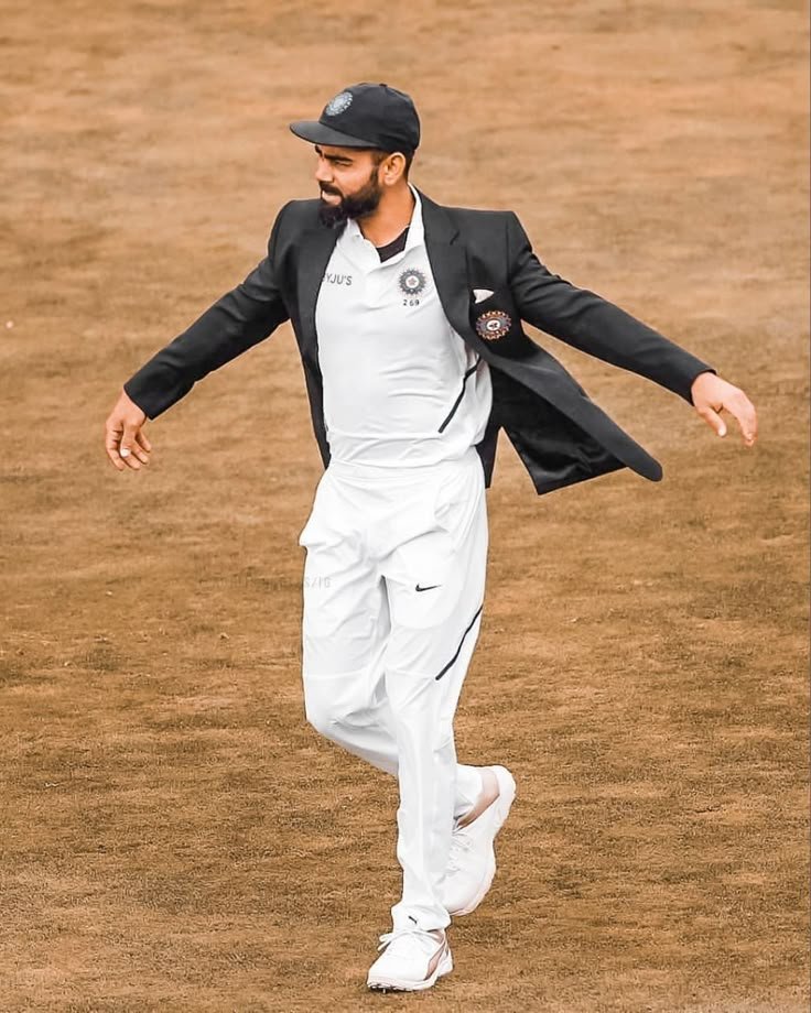 on_drive2306's tweet photo. 18 years of King Kohli ❤️❤️ https://t.co/xI65J7nVku