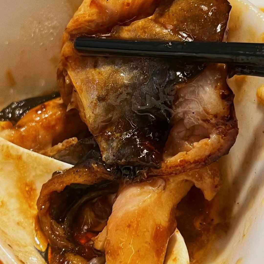 AndresRdz2's tweet photo. Craving warm, tangy miso-glazed sea bass with pickled daikon  This Japanese comfort bite hits different , https://t.co/G5TANs3ous