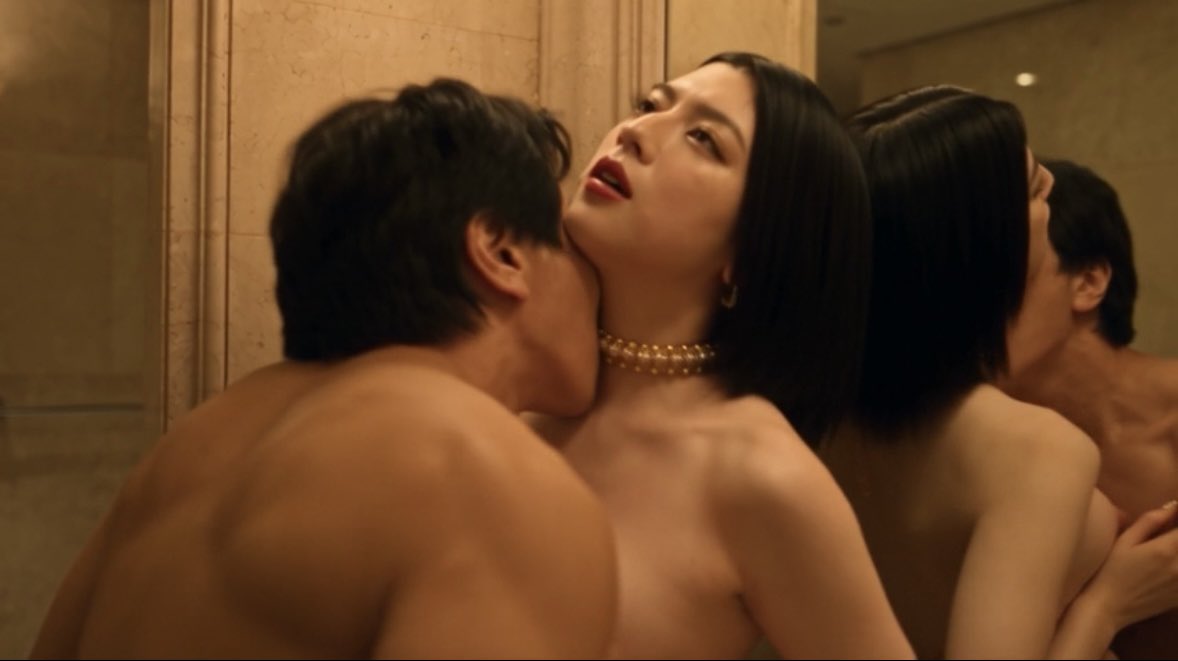 Mikawaya1idd's tweet photo. 映画かな https://t.co/P59e0HgDuy