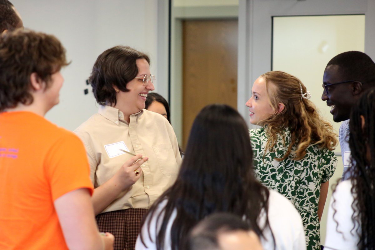 slucphsj's tweet photo. Today we welcomed all of our new undergraduate, graduate, and Ph.D. students. We're happy to have you all here with the College for Public Health and Social Justice!

#publichealth #healthadministration #healthpolicy #health #students https://t.co/KP8sa3f0Bk