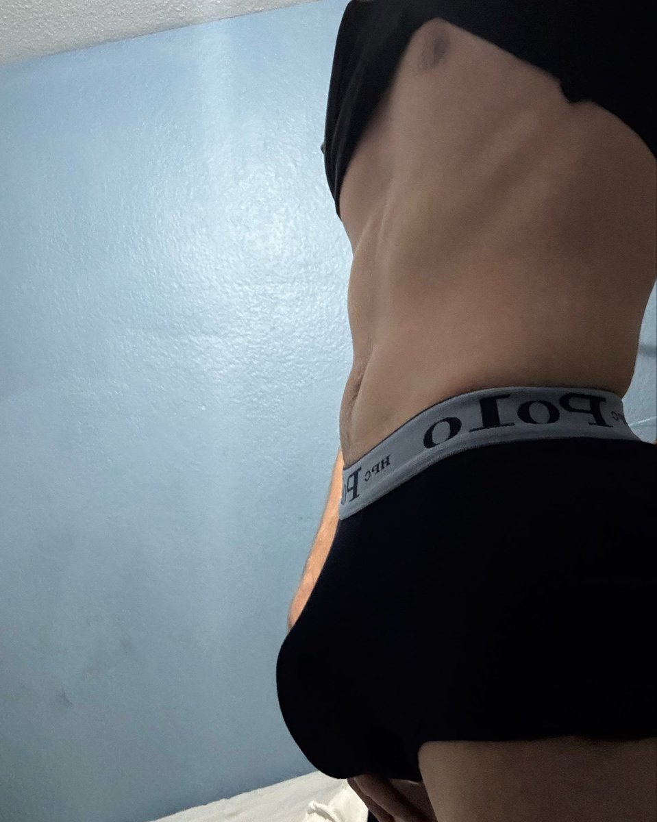 HotYoshi0's tweet photo. Quieren ver cómo se va despertando? 🍆🗣️🙈 https://t.co/L0MFmVd5lO