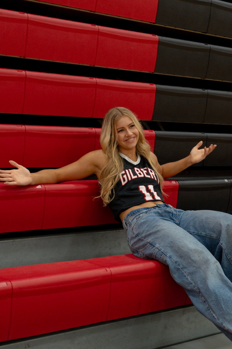 haleshoops's tweet photo. Senior year got here quick... https://t.co/Il729voRGy