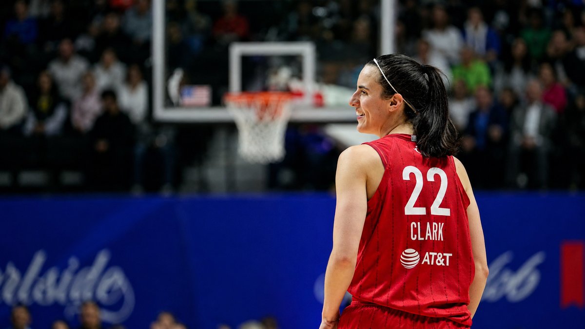 parkmudoon's tweet photo. Caitlin Clark has done something never before seen in WNBA history. In any 10-game stretch of a single season, there have been 15 instances of a player averaging 26+ PPG and 6 of a player averaging 9+ APG.

Clark is the first player ever to average both at the same time. https://t.co/UuRQkEsgVB