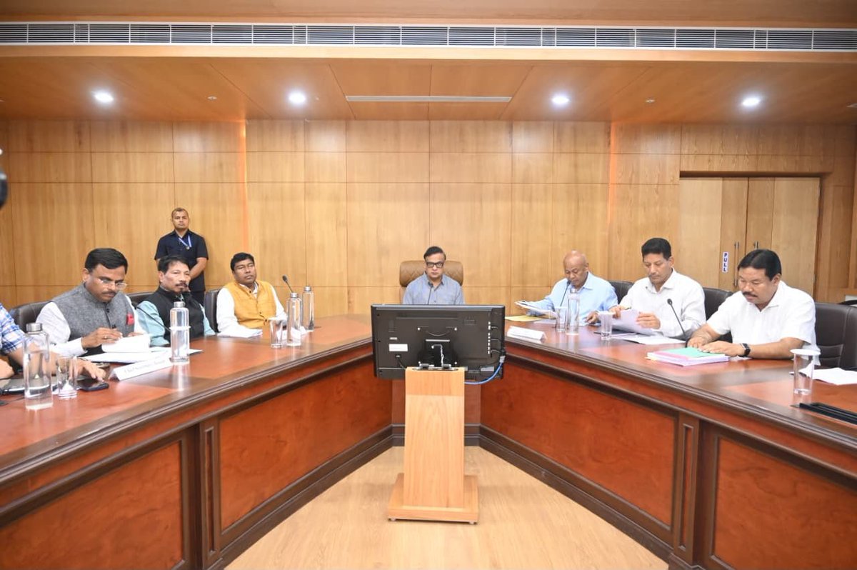 himantabiswa's tweet photo. Chaired a marathon meeting with the entire leadership of the Bodoland Territorial Council (BTC), led by CEM Shri @HagramaOnline.

In presence of my Cabinet colleagues and senior secretaries we discussed threadbare all key issues concerning the BTC administration with a clear objective- to build stronger synergy between Dispur and Kokrajhar and ensure seamless governance, whilst ensuring peace prevails in the region.

In three months from now, we will meet again in Kokrajhar to review the progress and ensure that every deliverable agreed upon today is firmly on track.

@ATULBORA2 @rameswar_teli @jayanta_malla