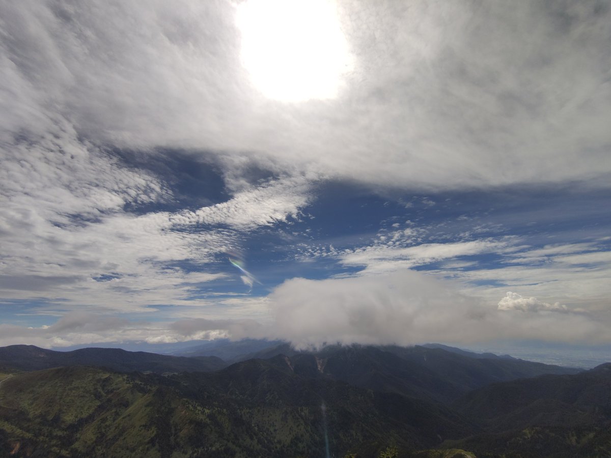 assay_satsuki's tweet photo. 久しぶりの配信だったけどやっぱたのし🎶
あと配信で話てた横手山の写真📸
まさかの彩雲を見れると言う奇跡✨️🌈 https://t.co/zxL4X3G44o
