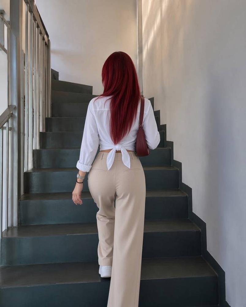 Piper_USA_'s tweet photo. A pop of cherry red against a sea of quiet neutrals. 🍒📜 https://t.co/OTee3ztq77