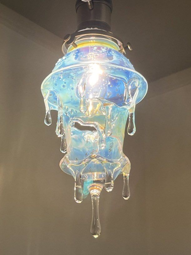LeoDaVinciWave's tweet photo. Hand-blown glass pendant lamp created by the Japanese art studio Kumbhglass. https://t.co/Jg0eUb4JmJ