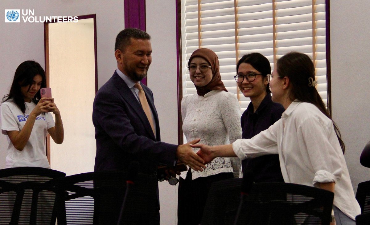 UNVEurasia's tweet photo. 📸 From today in Tashkent, Uzbekistan 🇺🇿
UNV Executive Coordinator @ToilyKurbanov met with UN Volunteers, heard their stories and recognized their work.

From digital solutions to inclusion, they contribute to UN programmes and bring “Inspiration in Action” to life across Uzbekistan. 💙 #IVY2026