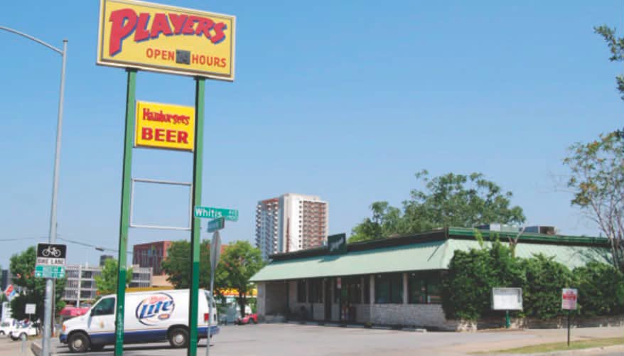 JimNicar's tweet photo. Opened in 1970s as the Austin Burger Works and renamed Players Hamburgers in the early 1980s, the restaurant was a very popular @UTAustin campus hangout. It closed in 2014 to make room for the business school's Rowling Hall. https://t.co/mniWJrZPPC