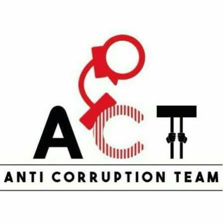 Crime_Selvaraj's tweet photo. FIVE SUSPENDED AS CHENNAI POLICE INTENSIFY ANTI-CORRUPTION CRACKDOWN

Five personnel, including four policemen, were suspended by Chennai Police Commissioner A. Amalraj after inquiries found they had demanded or accepted bribes while performing official duties. The action formed part of the city police’s anti-corruption drive launched to curb bribery within the force.

Among those suspended was Traffic Enforcement Wing Sub-Inspector Selvaraj of Chintadripet, who was found to have accepted a ₹500 bribe from a traffic violator before returning the rider’s seized motorcycle.

In another case, Sakthivel, a superintendent attached to the Retirement Section of the city police ministerial staff, was suspended after he demanded money from a retired police officer to clear official files. The action followed a complaint supported by a WhatsApp audio recording, which was verified during an internal inquiry. Three other police personnel were also suspended on similar bribery allegations.

The suspensions came days after the city police established a dedicated Anti-Corruption Unit to receive complaints against police personnel. Commissioner Amalraj warned that officers found demanding or accepting bribes would face both departmental action and criminal prosecution under anti-corruption laws.

As part of the initiative, the department also deployed a dedicated Anti-Corruption Cell with executive and ministerial staff drawn from different police units across the city. Complaints can be lodged through a dedicated helpline and WhatsApp number, with officials assuring confidentiality and prompt verification.

The commissioner also appealed to the public not to offer bribes, but to report any demand for illegal gratification to the Anti-Corruption Unit.

#CrimeSelvaraj #Chennai #ChennaiUpdates #AntiCorruption #WhatsApp #Bribe #Helpline #AntiCorruptionCell #ChennaiPolice