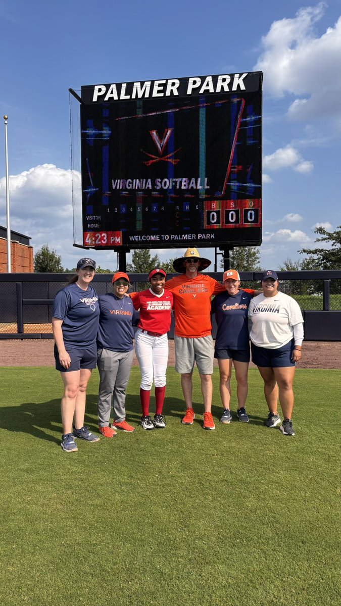 CassidyF2029's tweet photo. So grateful for an amazing day at the UVA Softball Prospect Camp! Thank you to the coaching staff for the great coaching, atmosphere, and opportunity to compete and learn. I loved the campus and had such a great experience! 🧡💙
#GoHoos #softball #classof2029  
@UVASoftball https://t.co/0FI2kfprHE