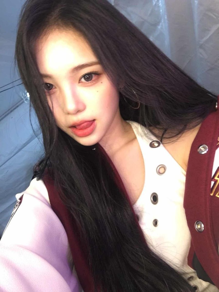 iansfeed's tweet photo. 🍓 #이안 #IAN #イアン https://t.co/9CQuGrlz98