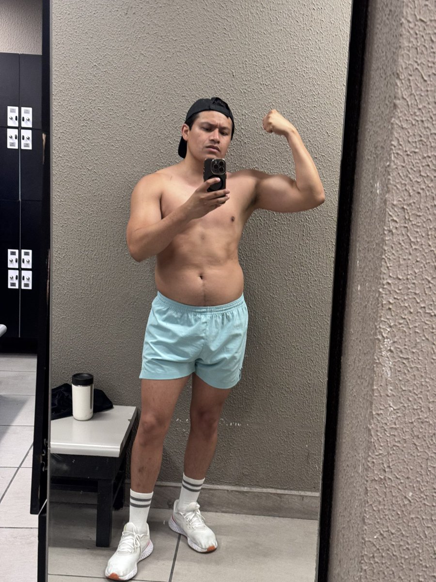 xantiboss's tweet photo. Un poquito de progreso después de tanto entrenamiento 💪🏼🔥
Todavía falta, pero vamos por buen camino.
#Gym #Fitness #FitBoy #Workout #Muscle #MensFitness #FitnessMotivation #GymProgress #FitLife #MexicanFit #hunk https://t.co/j4BNP6frkF